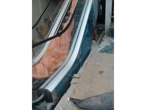 Fabricamos revestimento de chapa de aço inox para escada rolante