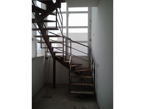 Fabrica de escada metalica com guarda corpo 