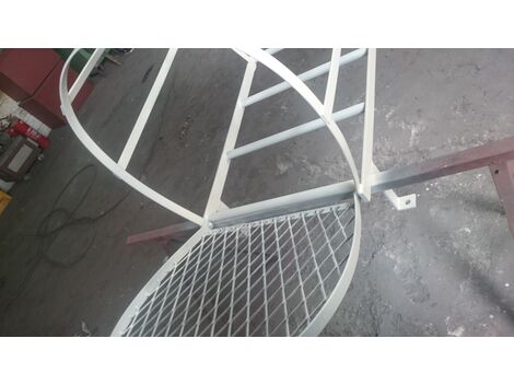 Fabrica de porta de acesso em escada marinheiro metalica 