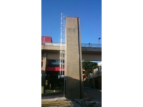 Fabricamos escada  metalica marinheiro  na estação de trem Zona Norte
