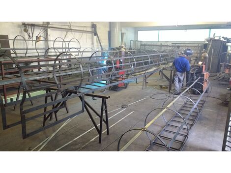 Fabricamos estrutura metalica de  escada marinheiro 