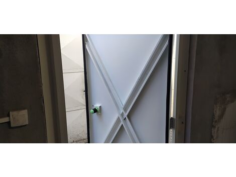 Fabricamos porta frigorificas reforçadas