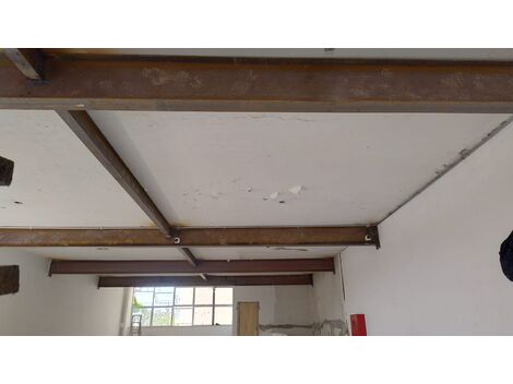 A base forte que sua obra precisa está em nossas vigas de ferro.