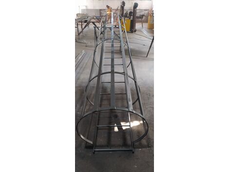 Fabricamos estrutura metalica para escada marinheiro 