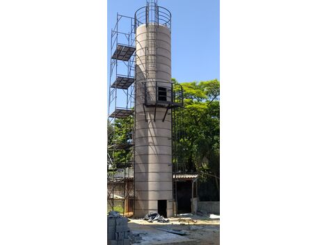 Fabricamos escada metalica para acesso a caixa de agua 