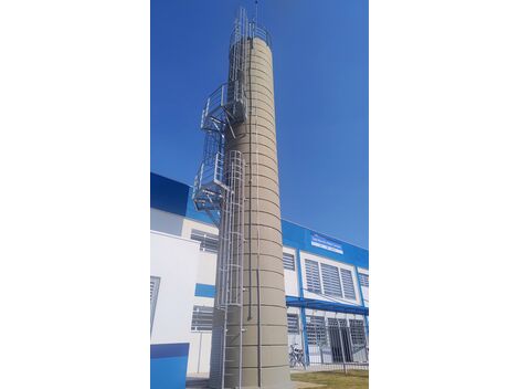 Fabrica de escada metalica  marinheiro acesso para caixa de agua para  unidade de saúde SUS