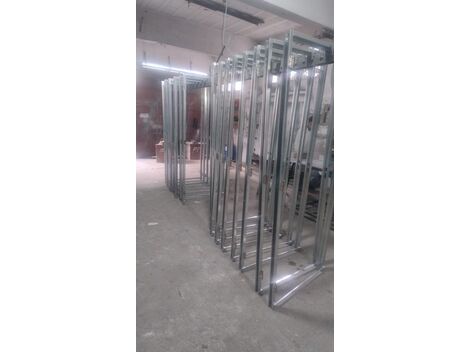 batentes metálicos para porta central