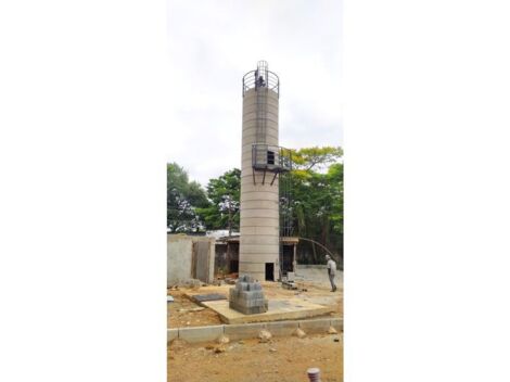 Fabricamos  escada  metalica marinheiro com grade de aço  em obra da zona sul de São Paulo 
