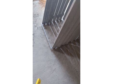 Batentes Metálicos de alta resistência. Segurança e instalação garantida! 